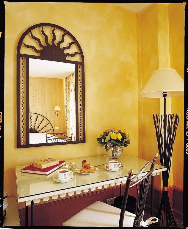 Hotel Restaurant "Le Strasbourg" Bitche Kamer foto