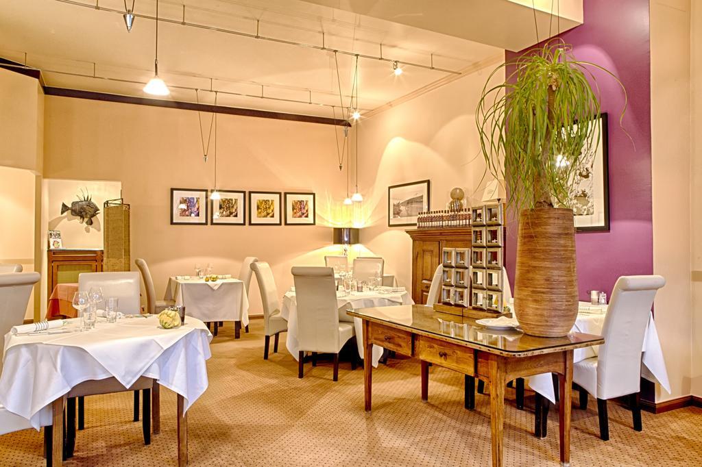 Hotel Restaurant "Le Strasbourg" Bitche Buitenkant foto